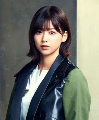 欅坂46渡邉理佐、1st写真集が発売翌日に緊急重版決定