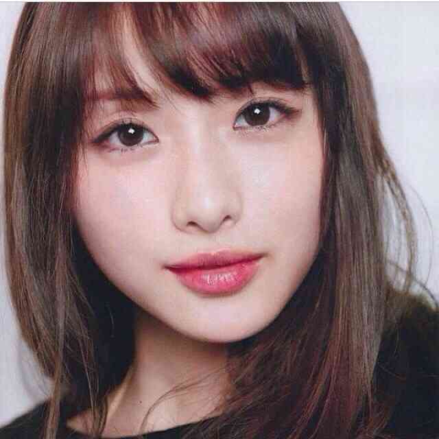 石原さとみ、16歳の初々しいセーラー服姿再び　ファースト写真集が復刻