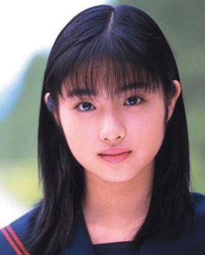 石原さとみ、16歳の初々しいセーラー服姿再び　ファースト写真集が復刻