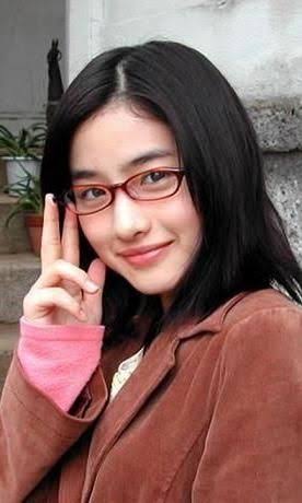 石原さとみ、16歳の初々しいセーラー服姿再び　ファースト写真集が復刻