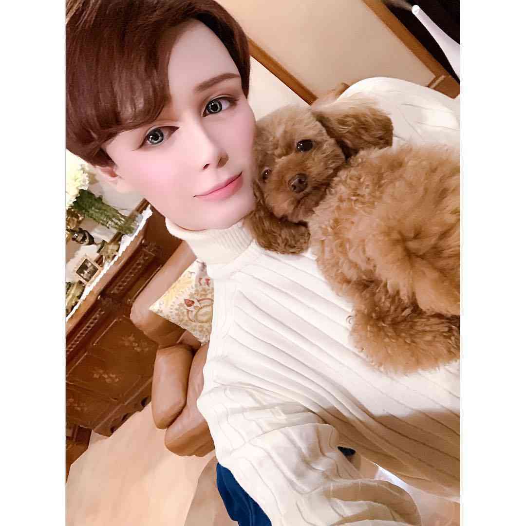 桑田真澄氏の次男・Matt、日本酒を飲む姿が超美麗　「添えてる左手が…」
