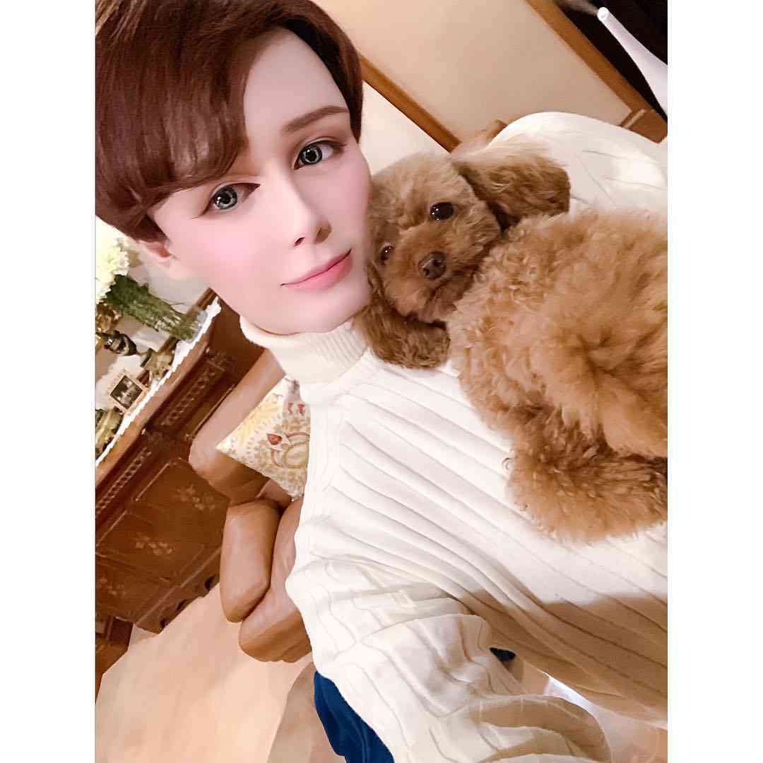 桑田真澄氏の次男・Matt、日本酒を飲む姿が超美麗　「添えてる左手が…」