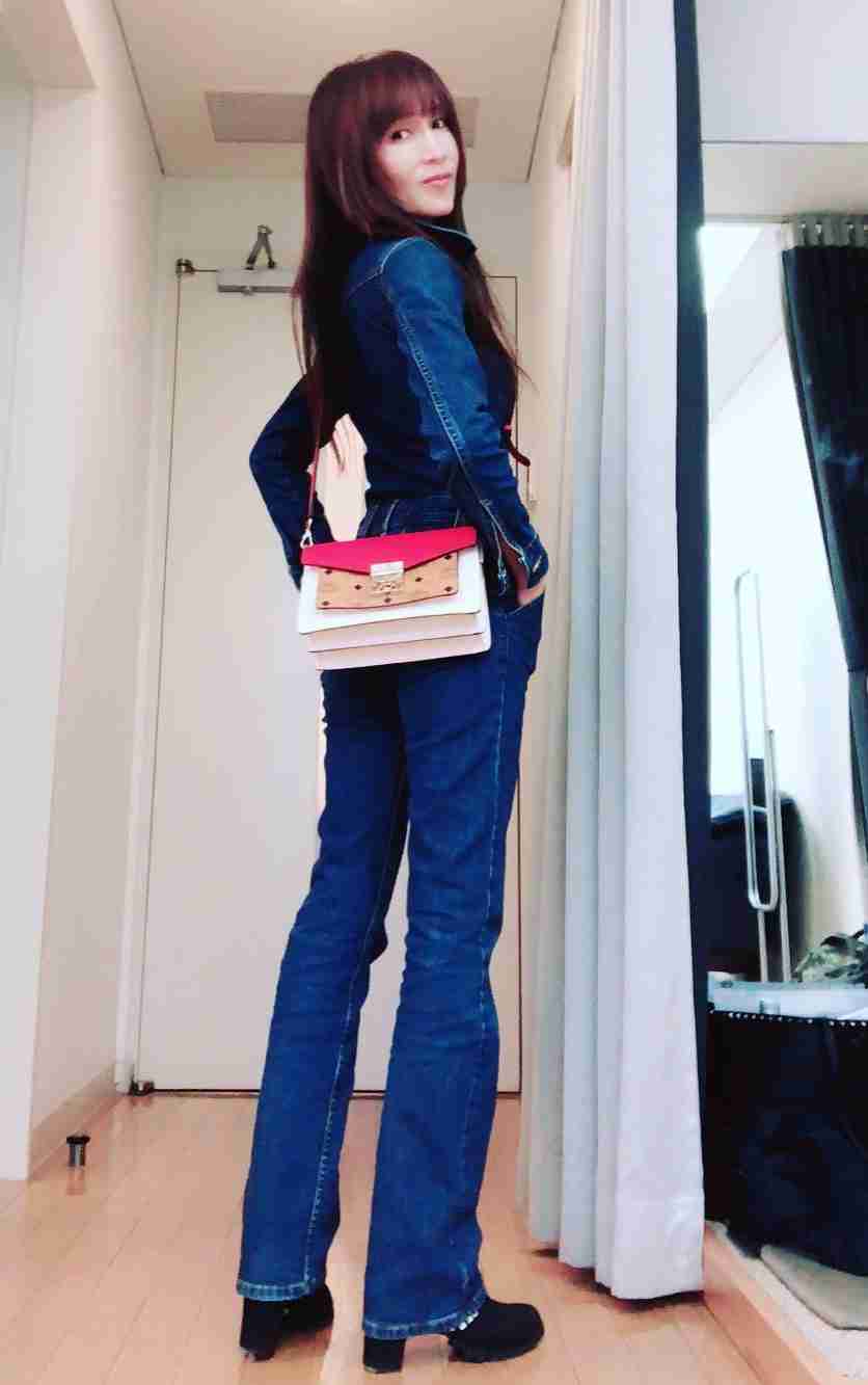 工藤静香、圧巻の美くびれ披露　「これぞ芸能人」「スゴすぎる…」