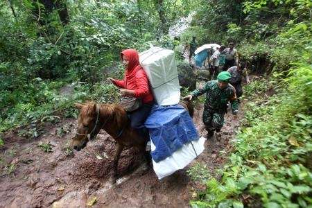 膨大な開票作業、119人が死亡 インドネシア大統領選