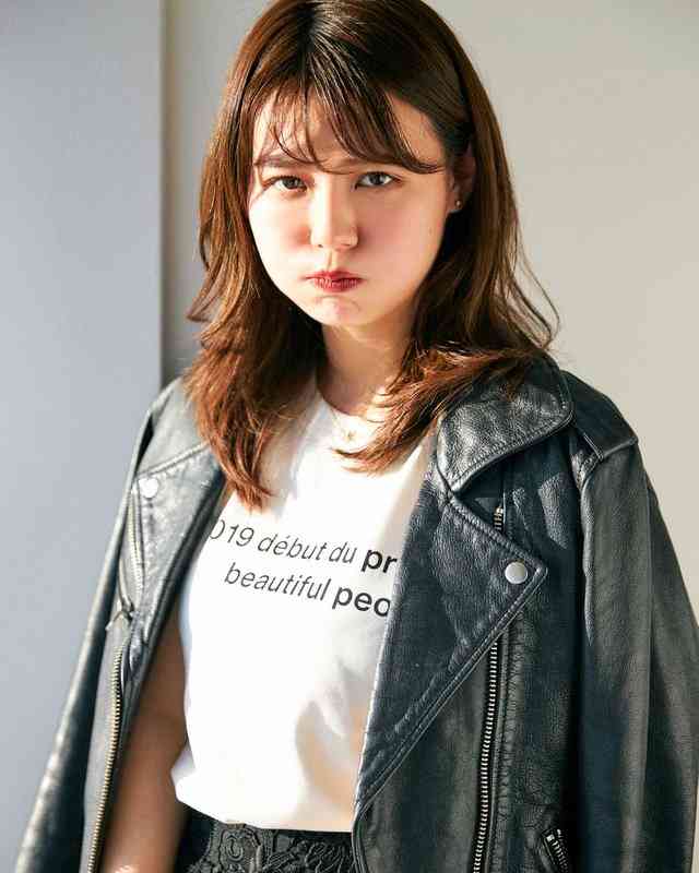 井口綾子写真集がスピード重版「よしっ！」