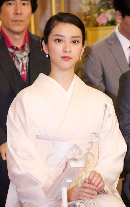 明日花キララがまたアップデート？ 最新写真が「蝋人形みたい」