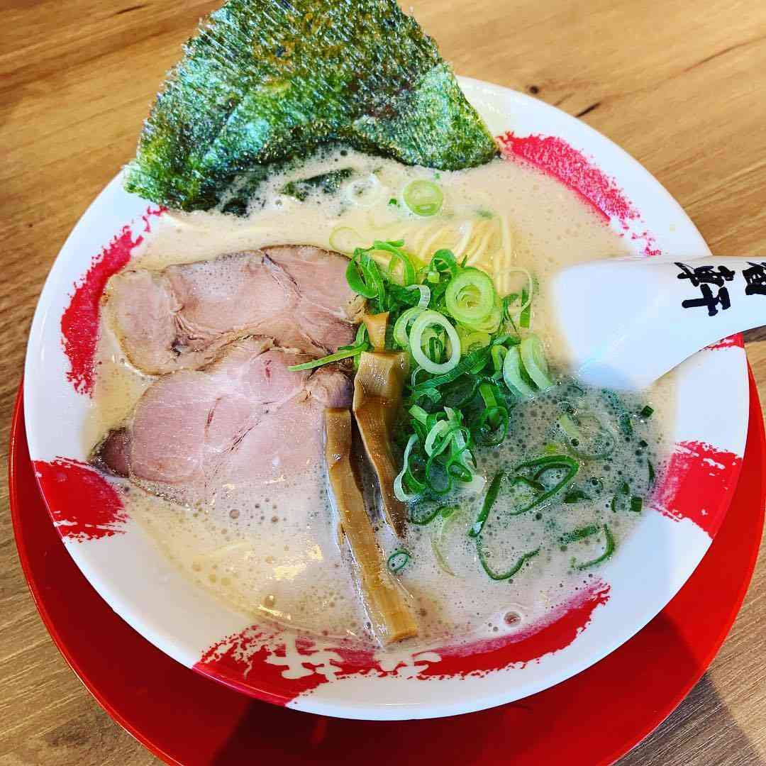 単独トピが立つほどでもないラーメンチェーン店🍜