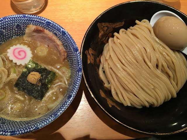 単独トピが立つほどでもないラーメンチェーン店🍜