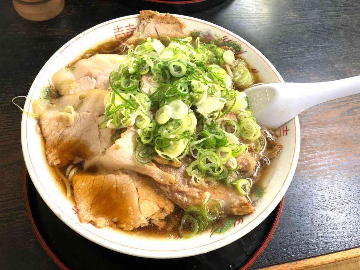 単独トピが立つほどでもないラーメンチェーン店🍜