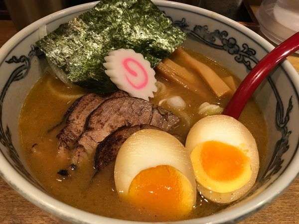 単独トピが立つほどでもないラーメンチェーン店🍜