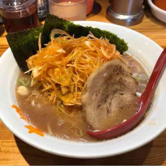 単独トピが立つほどでもないラーメンチェーン店🍜