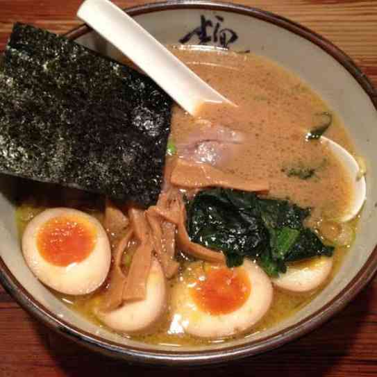単独トピが立つほどでもないラーメンチェーン店🍜