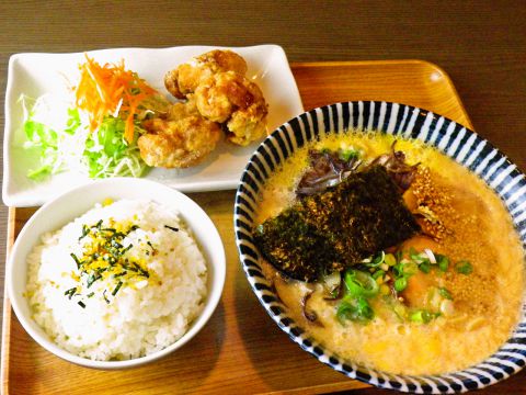 単独トピが立つほどでもないラーメンチェーン店🍜