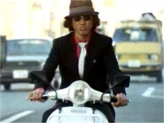 バイクに乗る有名人の画像を貼るトピ