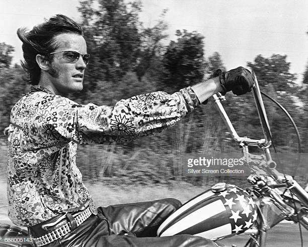 バイクに乗る有名人の画像を貼るトピ