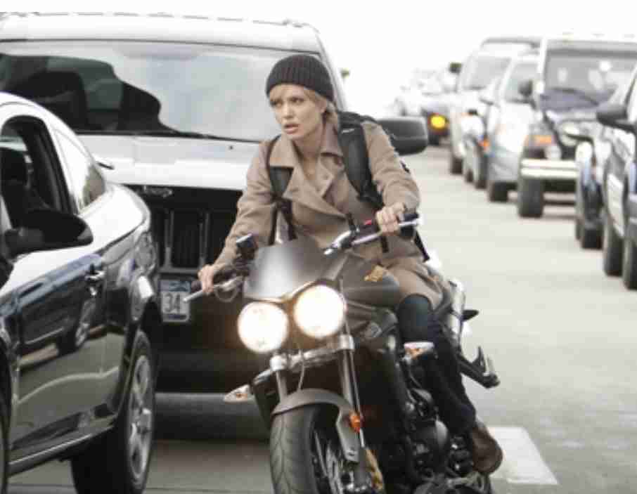 バイクに乗る有名人の画像を貼るトピ