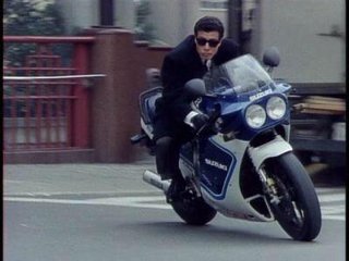 バイクに乗る有名人の画像を貼るトピ
