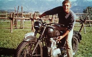 バイクに乗る有名人の画像を貼るトピ