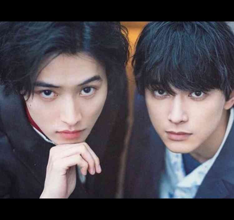山崎賢人、写真集未公開カットのパネル展が開催！