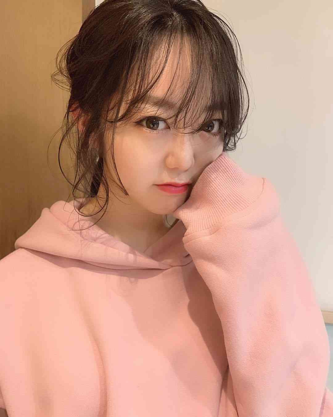 峯岸みなみ‟イケメンとハグ報道後”インスタ再開も、ファンから賛否
