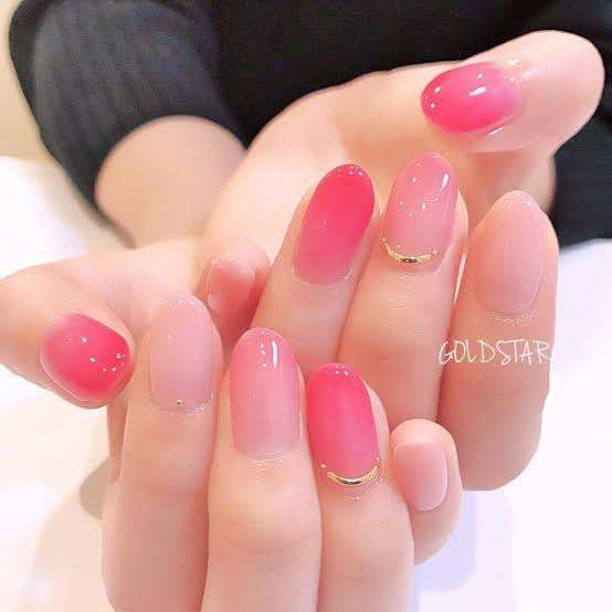 おしゃれなネイル（シンプル）