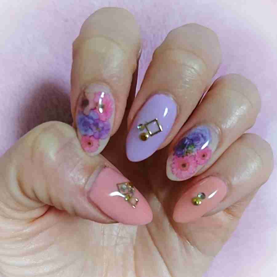 おしゃれなネイル（シンプル）