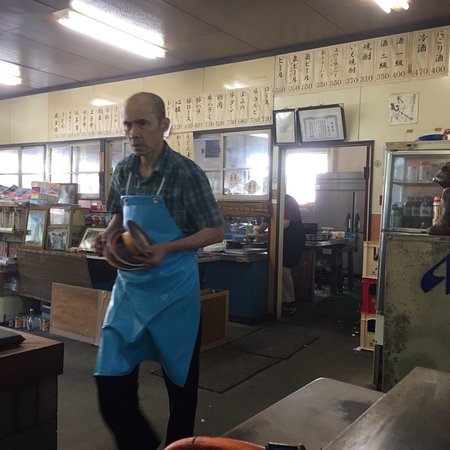 焼肉屋は「材料を客に押し付け店員はのんびり」？「楽しさが分からない」人に苦言殺到「後片付け、給仕、油掃除をしない人の意見」