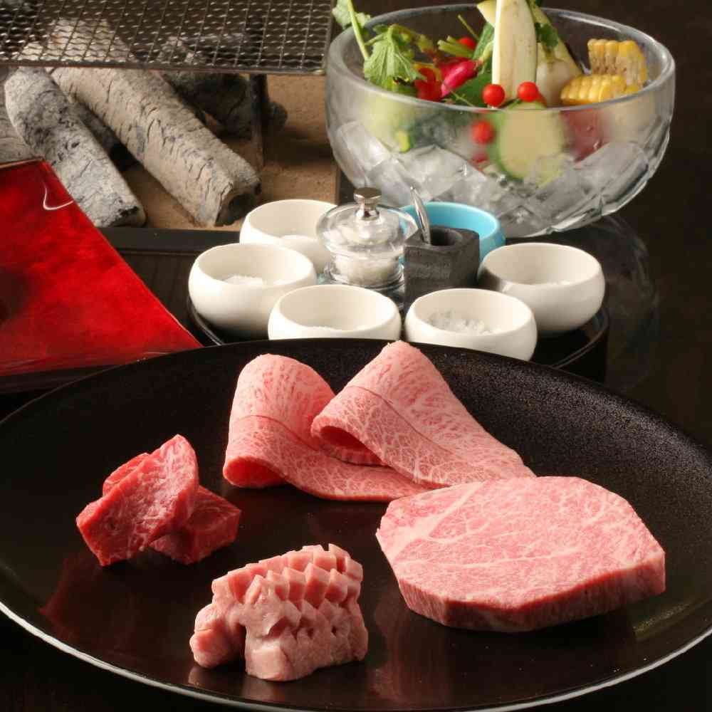 焼肉屋は「材料を客に押し付け店員はのんびり」？「楽しさが分からない」人に苦言殺到「後片付け、給仕、油掃除をしない人の意見」