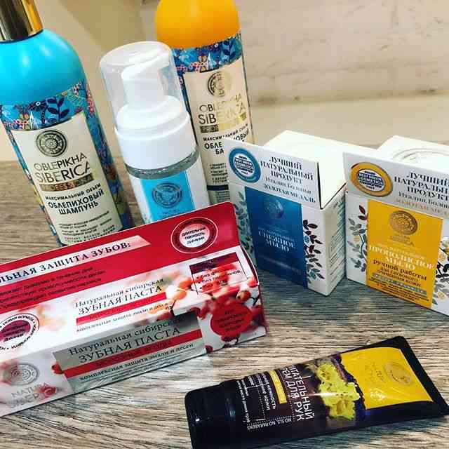 海外旅行の買い物 何メイン?