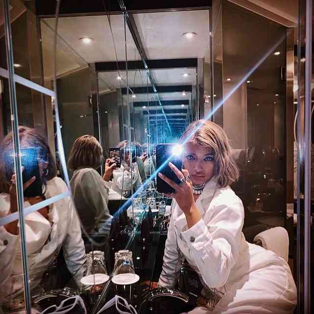 ローラ「ひさしぶり」電車移動を報告…「ローラ乗ってたらまじビビる」「違和感すごい」と驚きの声