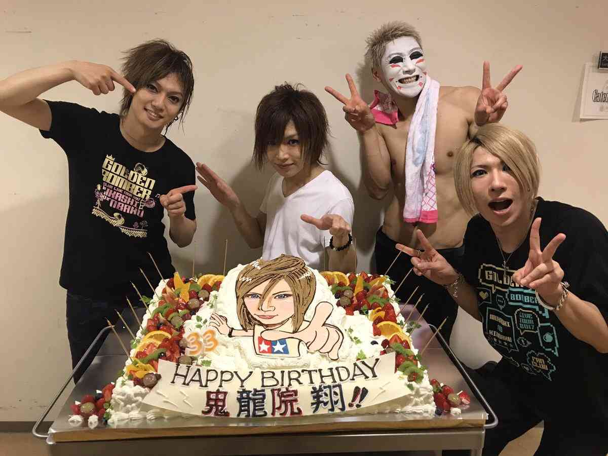 ゴールデンボンバーで好きな曲3曲挙げよう！！