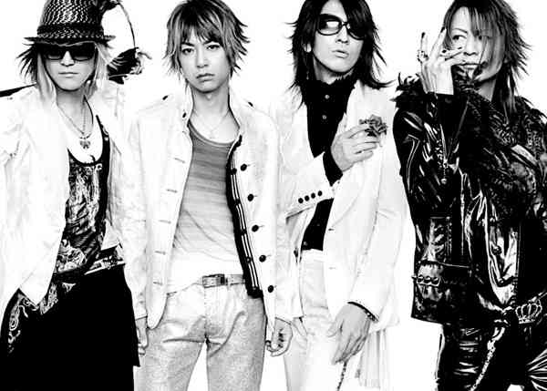 岩堀せり、夫・GLAY TAKUROの愛娘へのサプライズ公開に反響「素敵な家族」「世界一かっこいいパパ」