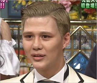Matt、外国人モデルとの3ショットにフォロワー白旗「最強過ぎてコメントできません」