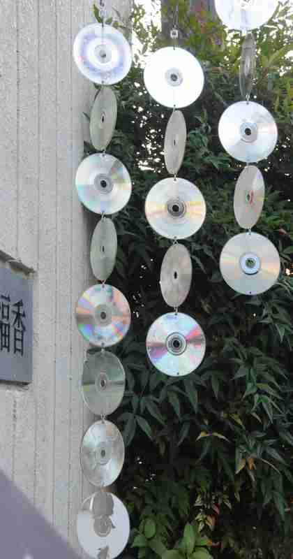 なぜ？AKBのCDが郵便受けに　「気持ちが悪い」住民の声も　路上にも、“拾得物”の届け出相次ぐ