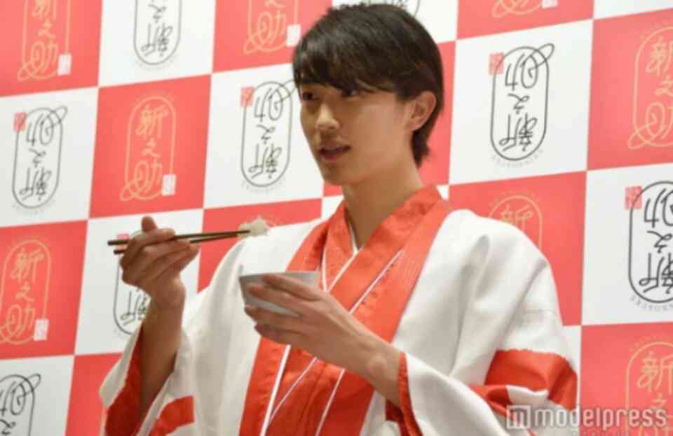 松坂桃李の箸の持ち方にドン引き「恥ずかしい」「幻滅した」