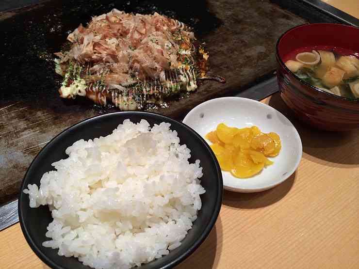 お好み焼きを家で作って食べるとき（付け合わせ）