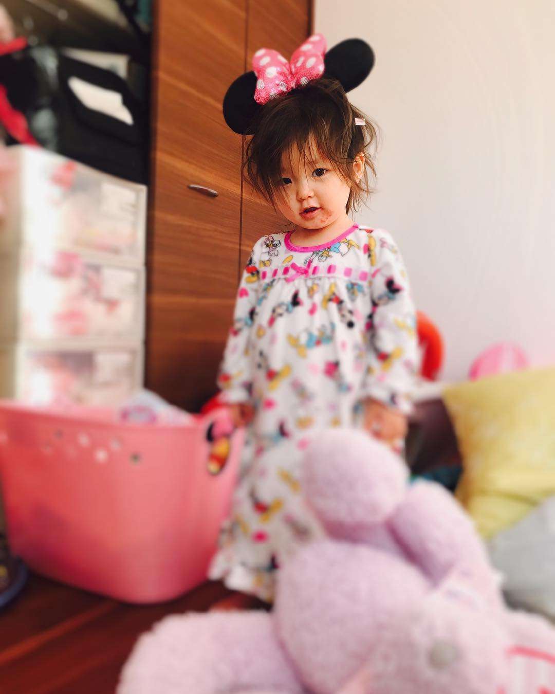 土屋アンナ、美形キッズ勢揃いの母の日投稿が話題に　「みんなかわいい…」