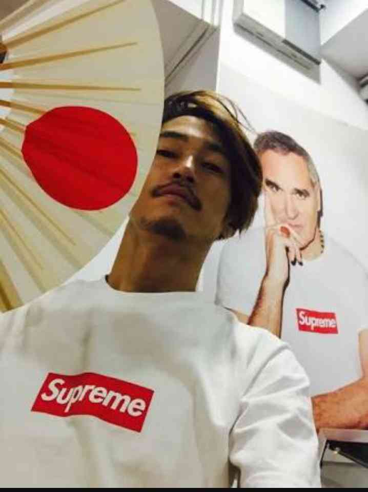 とろサーモン・久保田かずのぶ激怒、クリーニングで「Supreme」ロゴ消える