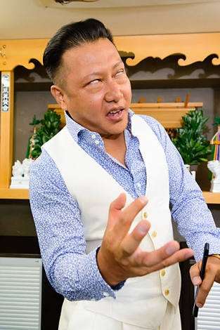 鳥肌実を愛でる会