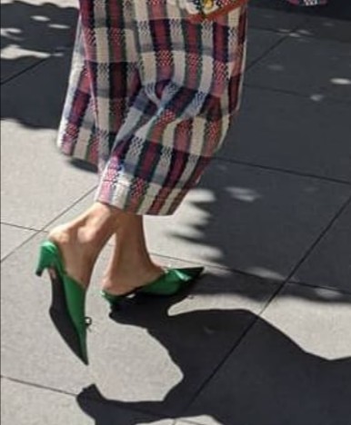 山田優、派手な格子柄の私服コーデに絶賛の声「やっぱりオシャレ」「安定の綺麗さ」