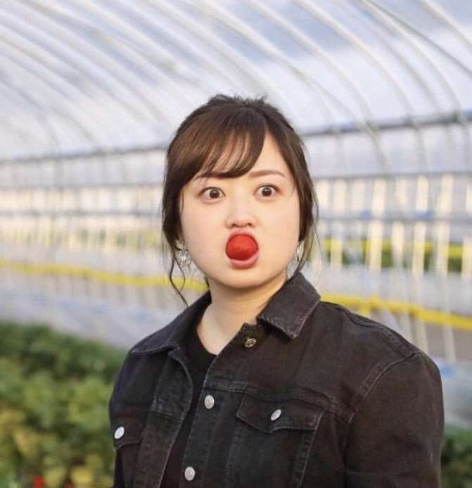 知的で美人な女子アナウンサー