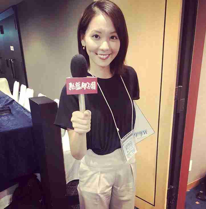 知的で美人な女子アナウンサー