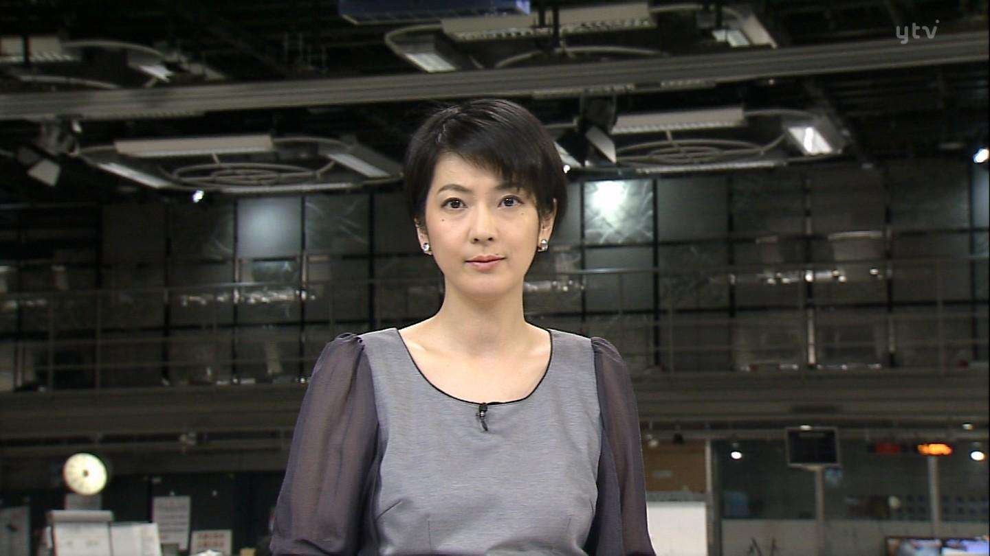 知的で美人な女子アナウンサー