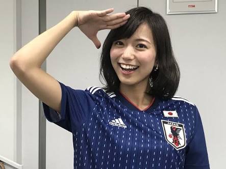 知的で美人な女子アナウンサー