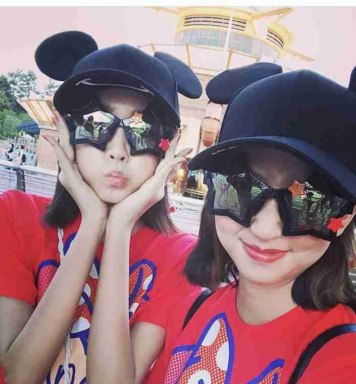 桐谷美玲＆河北麻友子が“お泊りディズニー” フル装備の“みれまゆ”コンビに反響