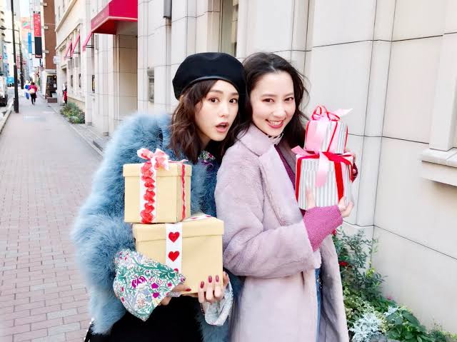桐谷美玲＆河北麻友子が“お泊りディズニー” フル装備の“みれまゆ”コンビに反響