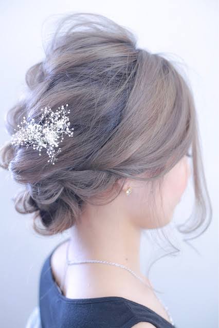 結婚式のお呼ばれメイクやヘアスタイル