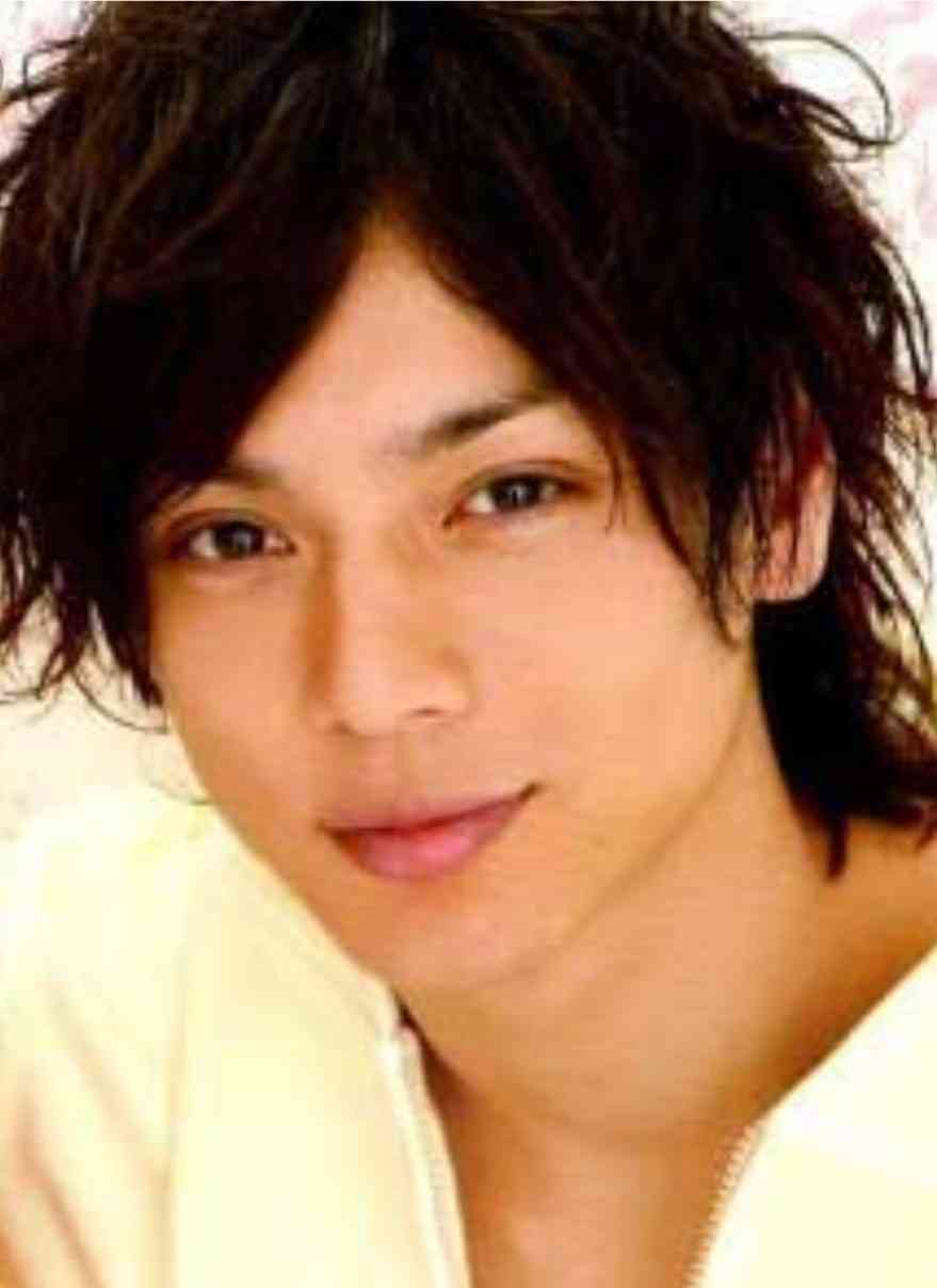 水嶋ヒロ、友人から「ジョニー・デップみたい」  鏡を見るとそこには納得の姿が…。