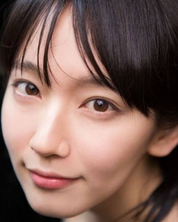 容姿の特徴を書くと、誰かがそれっぽい芸能人の画像を貼ってくれるトピ