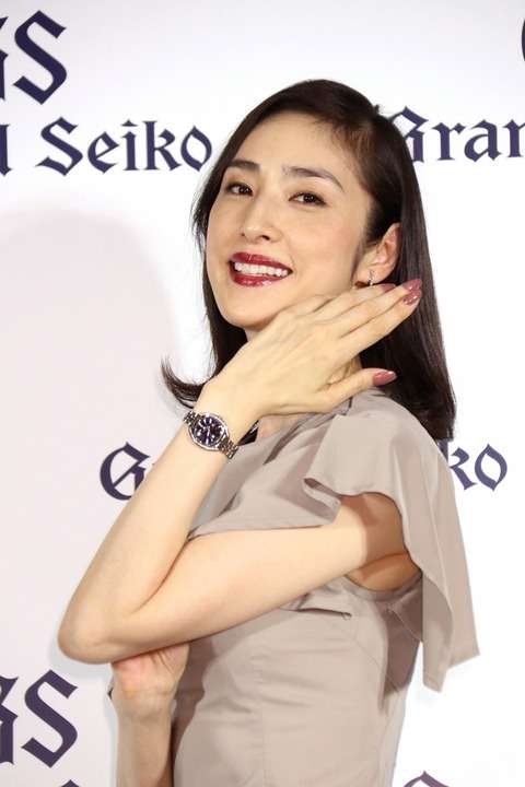 容姿の特徴を書くと、誰かがそれっぽい芸能人の画像を貼ってくれるトピ
